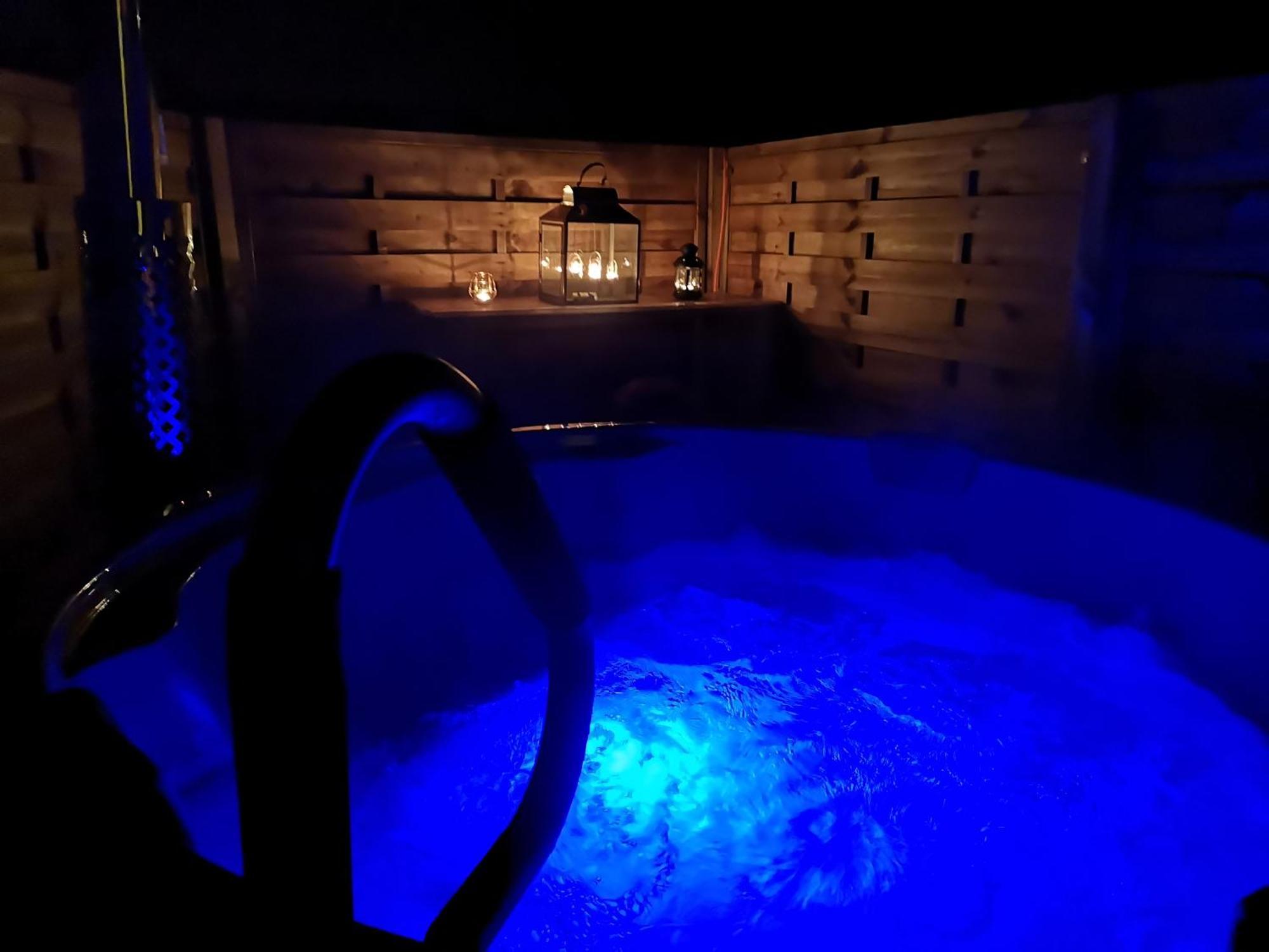 Ruhig Gelegene, Top Moderne Ferienwohnung - Hot Tub Und Sauna Gegen Aufpreis Neuhaus an Der Eger Zewnętrze zdjęcie